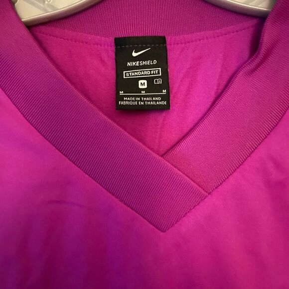 Nike Shield Women's Long-sleeve Golf
Pullover in Vivid Purple Size M NWOT - Picture 3 of 4